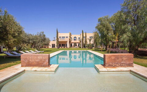 Villa Elio: Piscina, Architettura, Estate, Ricorrere, Dimora, Hacienda, Villa, Landscaping, Shade, Giardino