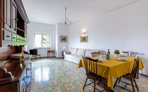 Casa Iago: Pavimentazione, Pavimento, Interior Design, Camera, Soffitto, Mobilia, Piastrella, Pavimento In Legno