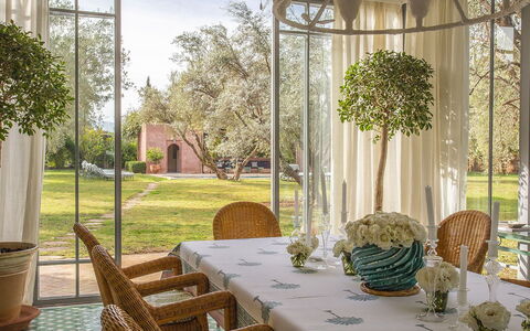 Villa Mauri: Mobilia, Sedia, Tavolo, Interior Design, Cucina & Sala Da Pranzo Tavolo, Illuminazione, Sala Da Pranzo, Shade, Ristorante, Pianta Della Casa