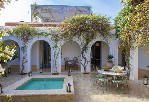 Villa Mauri: Vaso Di Fiori, Piscina, Arco, Estate, Ricorrere, Cortile, Hacienda, Pianta Della Casa, Shade, Eco Hotel