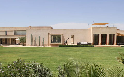Villa Noria: Casa, Estate, Lotto, Landscaping, Prato, Giardino, Shade, Dimora, Hacienda, Villa