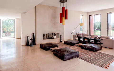 Villa Noria: Interior Design, Pavimentazione, Pavimento, Mobilia, Parete, Legna, Soffitto, Soggiorno, Camera, Divano