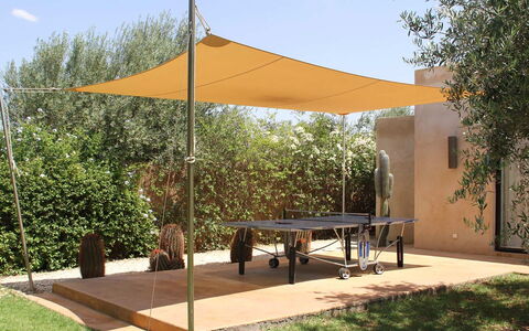 Villa Noria: Shade, Baldacchino, Mobili Da Esterno, Giardino, Struttura Esterna, Terrazza, Tavolo Esterno, Backyard, Cortile