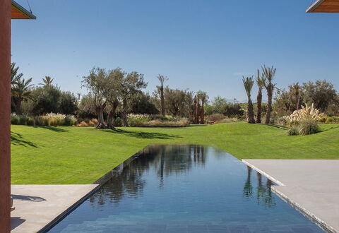 Villa Palmeraie: Riflessione, Piscina, Landscaping, Stagno, Reflecting Pool, Ombra, Giochi D'Acqua