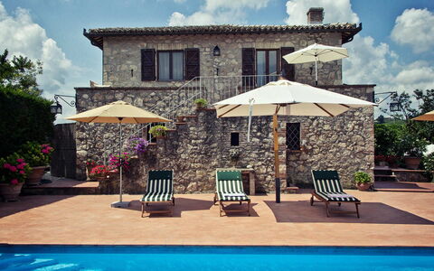 Villa Selvamica: Blu, Piscina, Ricorrere, Ombrello, Mobili Da Esterno, Vaso Di Fiori, Estate, Villa, Lettino, Hacienda