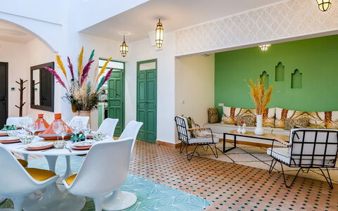 Riad Ali: Mobilia, Interior Design, Pavimentazione, Sedia, Tavolo, Pavimento, Cucina & Sala Da Pranzo Tavolo, Soffitto, Camera, Sala Da Pranzo