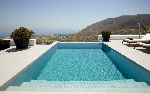 Villa Kenan: Blu, Piscina, Acqua, Materiale Composito, Ricorrere, Tempo Libero, Piastrella, Eco Hotel, Giochi D'Acqua, Materiali Naturali