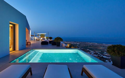 Villa Kenan: Blu, Piscina, Ricorrere, Eco Hotel, Villa, Hotel, Sedia, Shade, Attico, Mobili Da Esterno