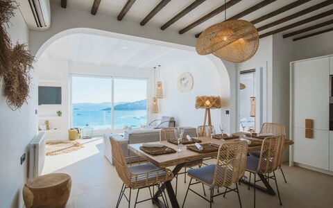 Villa Sonia: Mobilia, Legna, Interior Design, Tavolo, Sedia, Pavimento, Camera, Mare, Cucina & Sala Da Pranzo Tavolo, Soffitto