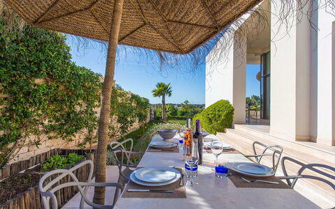 Villa Amador: Shade, Ricorrere, Sedia, Giardino, Mobili Da Esterno, Landscaping, Estate, Eco Hotel, Cortile, Villa
