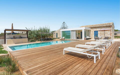 Villa Smeralda: Piscina, Ricorrere, Materiale Composito, Estate, Eco Hotel, Villa, Design, Mobili Da Esterno, Hotel