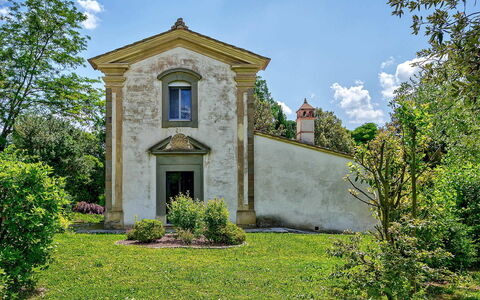 Villa Church: Erba, Arbusto, Architettura, Giardino, Landscaping, Prato, Cortile, Estate