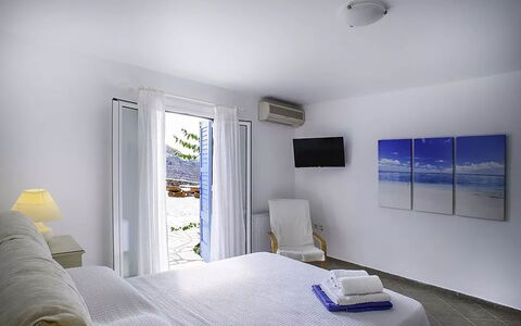 Casa le Rose: Appartamento, Mobili Da Esterno, Shade, Balcone, Hotel, Ricorrere, Pianta Della Casa, Villa, Lettino