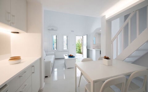 The Rose Flat: Interior Design, Pavimentazione, Mobilia, Soffitto, Pavimento, Casa, Appartamento, Sedia, Camera, Cucina