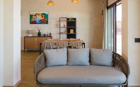 Villa Paprika: Mobilia, Interior Design, Legna, Divano, Pavimento, Pavimentazione, Casa, Soggiorno, Lancia Cuscino, Cuscino
