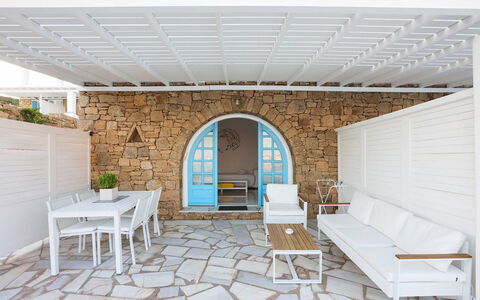 Apartment Rose 1: Mobili Da Esterno, Mobilia, Piscina, Ricorrere, Sedia, Shade, Eco Hotel, Terrazza, Piastrella, Tavolo Esterno