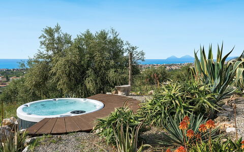 Villa Milo: Piscina, Ricorrere, Mobili Da Esterno, Eco Hotel, Tempo Libero, Sedia, Ombrello, Landscaping, Shade, Resort Citta '