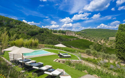 Villa Marinella: Geografia Montane, Collina, Arbusto, Highland, Paesaggio, Lotto, Pascolo, Hill Station, Groundcover, Catena Montuosa