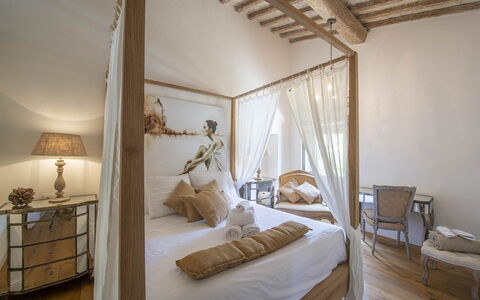 Villa Marinella: Mobilia, Interior Design, Camera Da Letto, Legna, Letto, Pavimento, Pavimentazione, Illuminazione, Casa, Soffitto