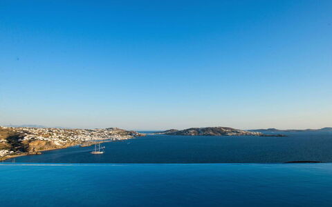 The Rose Suite with Jacuzzi: Blu, Risorse Idriche, Acqua, Corpo D'Acqua, Orizzonte, Waterway, Mare, Costiera E Morfologie Oceanic, Lago