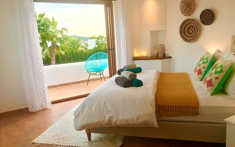 Dream House: Mobilia, Camera Da Letto, Interior Design, Letto, Bedding, Lenzuolo, Biancheria, Pavimento, Casa, Camera