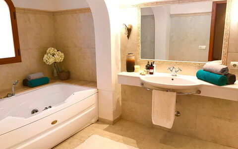 Dream House: Pavimentazione, Interior Design, Mobilia, Pavimento, Idraulico Fixture, Camera, Illuminazione, Idraulico, Bagno, Specchio
