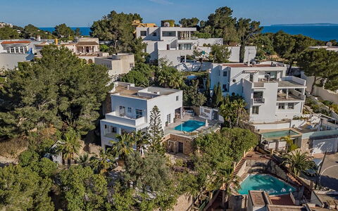 Villa Joel: Albero, Zona Residenziale, Casa, Casa, Paesaggio, Appartamento, Estate, Urban Design, Insediamento Umano, Ricorrere