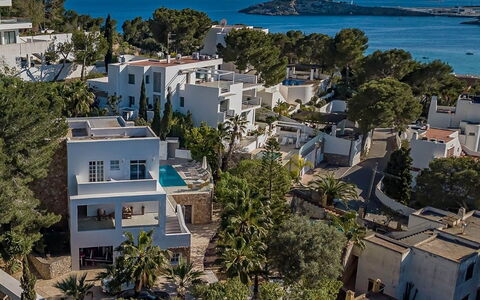 Villa Joel: Albero, Zona Residenziale, Casa, Casa, Appartamento, Estate, Sobborgo, Fotografia Aerea, Condominio, Visione Globale