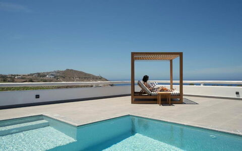 Golden Sunset Villa: Pavimento, Mare, Ricorrere, Appartamento, Shade, Piscina, Oceano, Design, Illuminazione Diurna, Eco Hotel