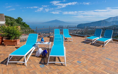 Villa Pietraluna: Blu, Ricorrere, Piscina, Balcone, Appartamento, Mobili Da Esterno, Eco Hotel, Hotel, Hacienda, Villa