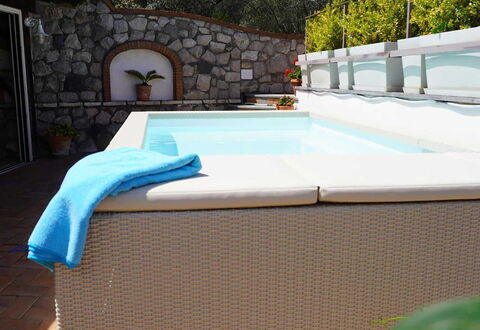 Villa Pietraluna: Piscina, Tempo Libero, Mobili Da Esterno, Vaso Di Fiori, Shade, Giardino, Pianta Della Casa, Ricorrere, Backyard, Eco Hotel