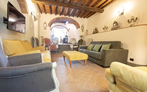 Villa Grevigiana: Mobilia, Interior Design, Parete, Pavimentazione, Divano, Legna, Pavimento, Camera, Soffitto, Soggiorno