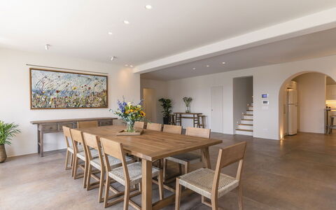 Villa Wolf: Mobilia, Pavimentazione, Interior Design, Pavimento, Legna, Tavolo, Cucina & Sala Da Pranzo Tavolo, Soffitto, Sedia, Sala Da Pranzo