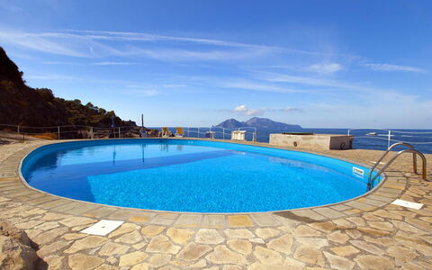 Villa Mary: Blu, Acqua, Piscina, Mare, Costiera E Morfologie Oceanic, Costa, Oceano, Tropici, Spiaggia, Baia