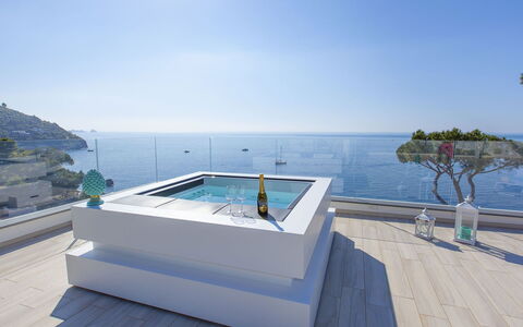 Villa del Cantone: Idraulico Fixture, Piscina, Vasca Da Bagno, Ricorrere, Vasca Idromassaggio, Hotel, Villa, Attico, Deck