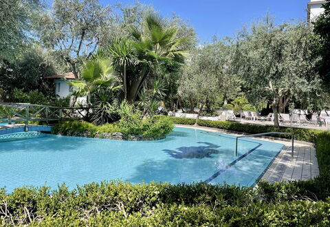 Nole 1: Piscina, Ricorrere, Shade, Giardino, Mobili Da Esterno, Eco Hotel, Hacienda, Landscaping, Backyard, Hotel