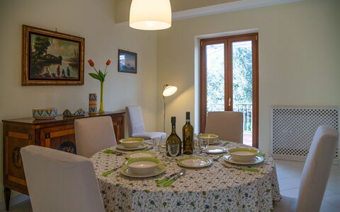 Villa Ava: Mobilia, Interior Design, Tavolo, Sala Da Pranzo, Legna, Pavimentazione, Sedia, Camera, Cucina & Sala Da Pranzo Tavolo, Tessile