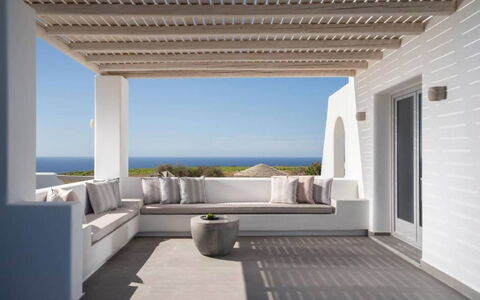 Villa Estia: Mobilia, Pavimentazione, Pavimento, Interior Design, Sedia, Soffitto, Mobili Da Esterno, Soggiorno