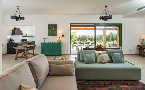 Villa Clemente: Mobilia, Interior Design, Pavimentazione, Divano, Legna, Tavolo, Pavimento, Soggiorno, Camera, Sedia