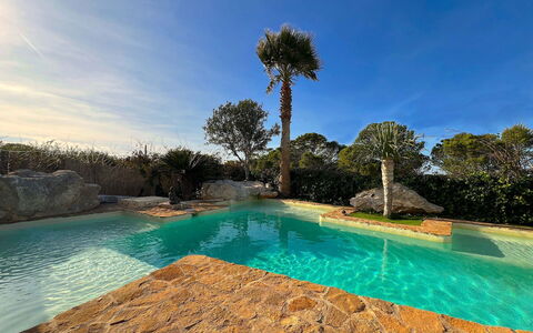 Sa Galera Villa: Blu, Piscina, Giochi D'Acqua, Ricorrere, Eco Hotel, Tropici, Backyard