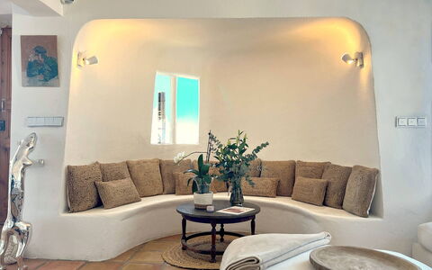 Sa Galera Villa: Parete, Mobilia, Interior Design, Soffitto, Divano, Casa, Camera, Soggiorno, Lancia Cuscino