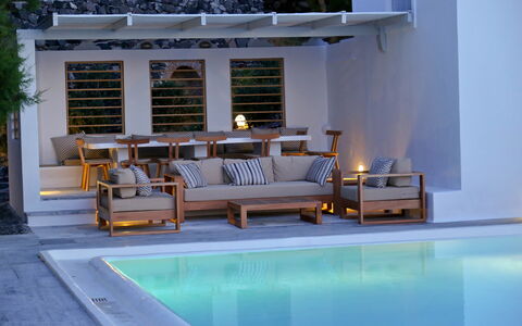 Presidential Villa: Mobilia, Piscina, Mobili Da Esterno, Legna, Sedia, Ricorrere, Shade, Materiale Composito, Lettino, Tavolo Esterno