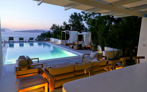 Presidential Villa: Piscina, Ricorrere, Eco Hotel, Mobili Da Esterno, Estate, Hotel, Villa, Terme, Sedia, Lettino