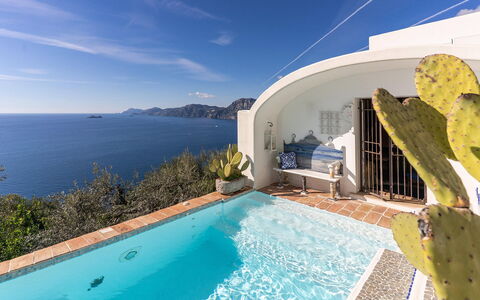 Villa Madonna di Costantinopoli: Blu, Acqua, Corpo D'Acqua, Costa, Costiera E Morfologie Oceanic, Mare, Ricorrere, Piscina, Oceano