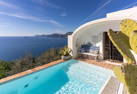 Villa Madonna di Costantinopoli: Blu, Acqua, Corpo D'Acqua, Costa, Costiera E Morfologie Oceanic, Mare, Ricorrere, Piscina, Oceano