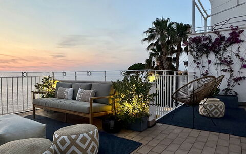 Casa Oscar: Mobilia, Mobili Da Esterno, Sedia, Balcone, Vaso Di Fiori, Appartamento, Shade, Deck, Eco Hotel, Tavolo Esterno