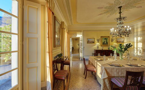 Villa Silva: Mobilia, Interior Design, Sedia, Tavolo, Sala Da Pranzo, Pavimentazione, Soffitto, Legna, Camera, Pavimento