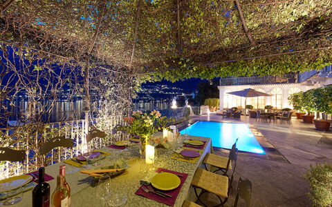Villa Silva: Blu, Piscina, Ricorrere, Notte, Paesaggio Di Illuminazione, Eco Hotel, Hotel, Sedia, Mobili Da Esterno, Ristorante