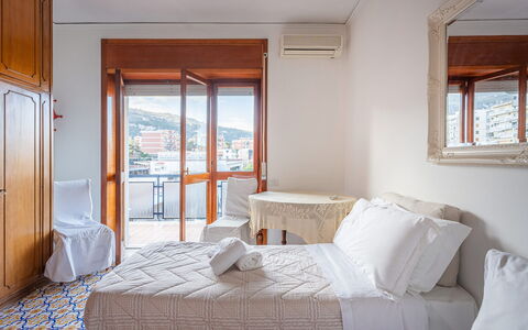 Casa Lucio: Appartamento, Balcone, Biancheria, Hotel, Attico, Camera Da Letto
