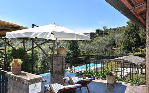 Villa Birbante: Mobilia, Mobili Da Esterno, Piscina, Sedia, Ombrello, Ricorrere, Shade, Flagstone, Vaso Di Fiori, Eco Hotel